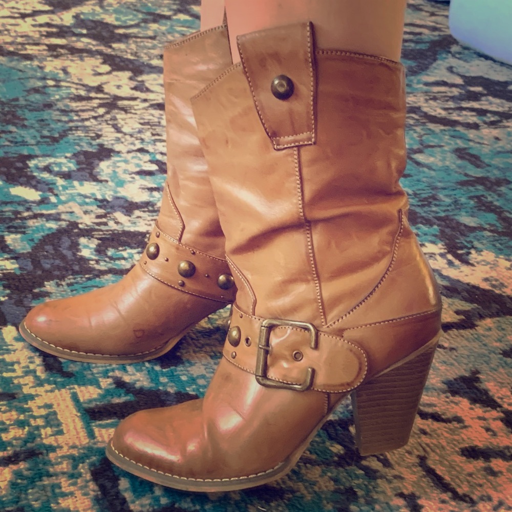 Light brown boots